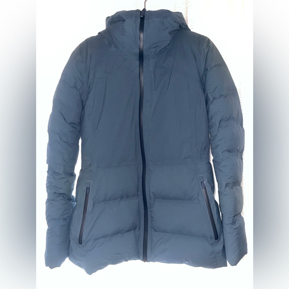 EUC Lululemon Sleet Street Jacket Iron Blue size 8